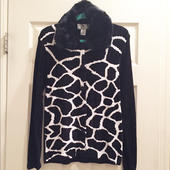 Lisa international Sweaters - Lisa International NWT Black/White Sweater - S